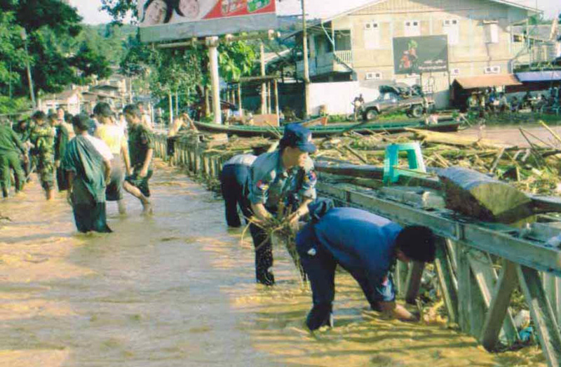 ပြည်သူ့အကျိုးပြုလုပ်ငန်းများ