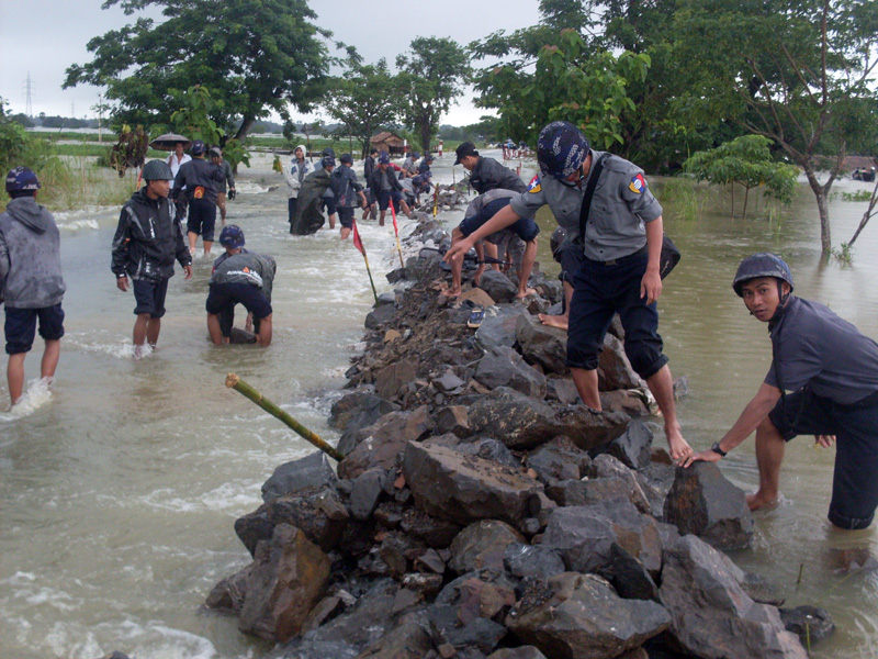 ပြည်သူ့အကျိုးပြုလုပ်ငန်းများ