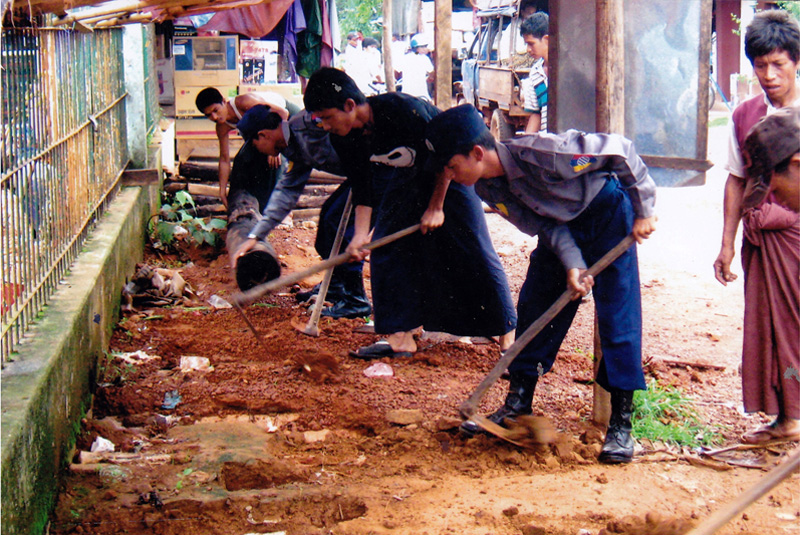 ပြည်သူ့အကျိုးပြုလုပ်ငန်းများ
