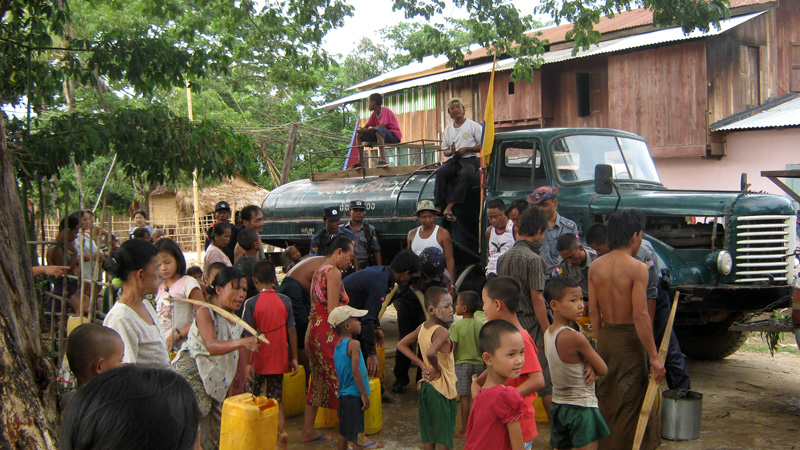 ပြည်သူ့အကျိုးပြုလုပ်ငန်းများ