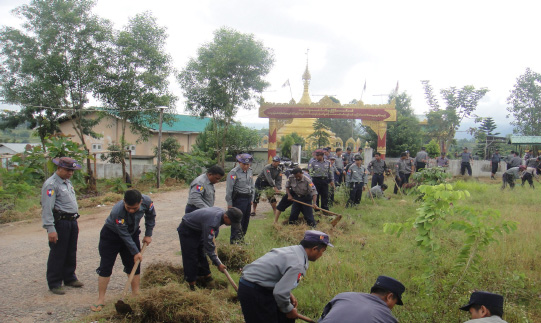 ပြည်သူ့အကျိုးပြုလုပ်ငန်းများ