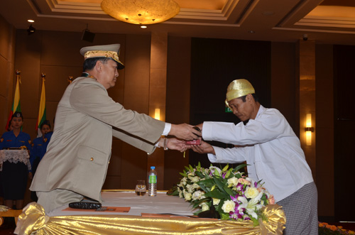 မြန်မာနိုင်ငံရဲတပ်ဖွဲ့ဆိုင်ရာ ဂုဏ်ထူးဆောင် ဆုတံဆိပ်များ ချီးမြှင့်အပ်နှင်းခြင်း အခမ်းအနား မှတ်တမ်းဓာတ်ပုံ