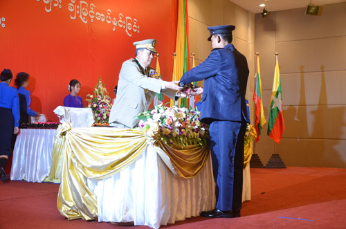 မြန်မာနိုင်ငံရဲတပ်ဖွဲ့ဆိုင်ရာ ဂုဏ်ထူးဆောင် ဆုတံဆိပ်များ ချီးမြှင့်အပ်နှင်းခြင်း အခမ်းအနား မှတ်တမ်းဓာတ်ပုံ