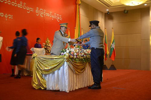 မြန်မာနိုင်ငံရဲတပ်ဖွဲ့ဆိုင်ရာ ဂုဏ်ထူးဆောင် ဆုတံဆိပ်များ ချီးမြှင့်အပ်နှင်းခြင်း အခမ်းအနား မှတ်တမ်းဓာတ်ပုံ