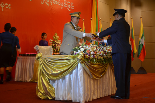 မြန်မာနိုင်ငံရဲတပ်ဖွဲ့ဆိုင်ရာ ဂုဏ်ထူးဆောင် ဆုတံဆိပ်များ ချီးမြှင့်အပ်နှင်းခြင်း အခမ်းအနား မှတ်တမ်းဓာတ်ပုံ