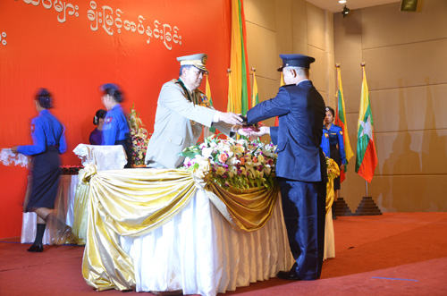 မြန်မာနိုင်ငံရဲတပ်ဖွဲ့ဆိုင်ရာ ဂုဏ်ထူးဆောင် ဆုတံဆိပ်များ ချီးမြှင့်အပ်နှင်းခြင်း အခမ်းအနား မှတ်တမ်းဓာတ်ပုံ